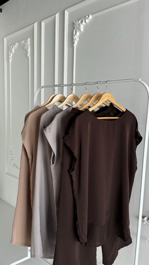 Set under the abaya